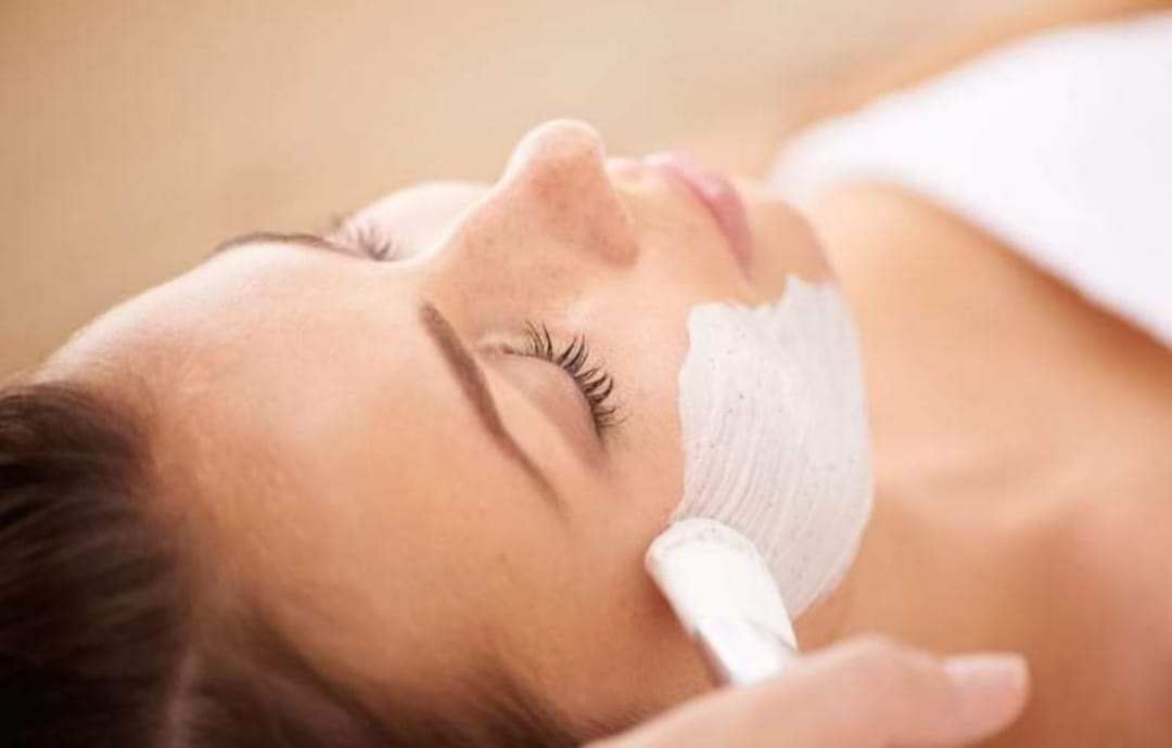 tratamiento de higine facial profunda en clinica estetica en Alcorcon