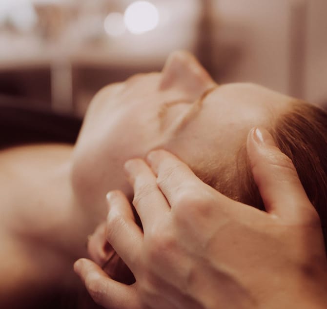 masaje lifting en cara y cabello